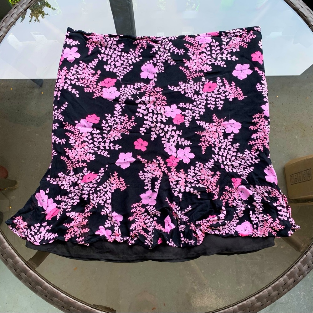 Avenue Black & Pink Floral Flowy Skirt Size 14/16